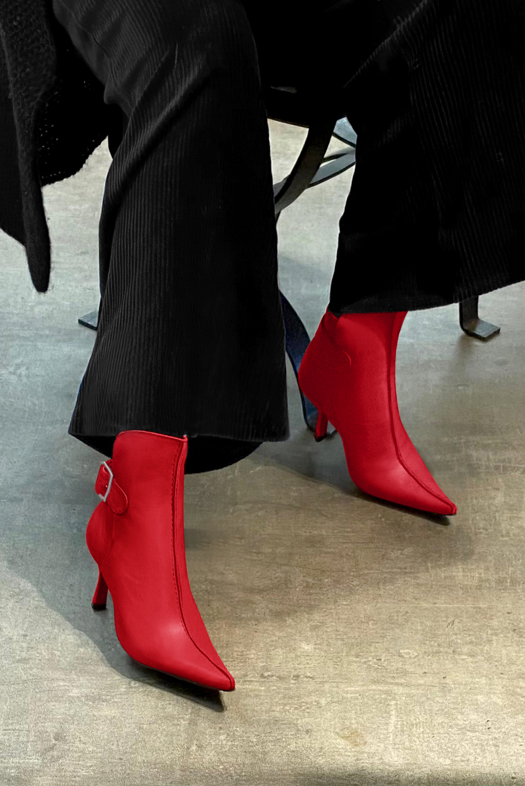 Scarlet red women's ankle boots with buckles at the back. Pointed toe. High spool heels. Worn view - Florence KOOIJMAN